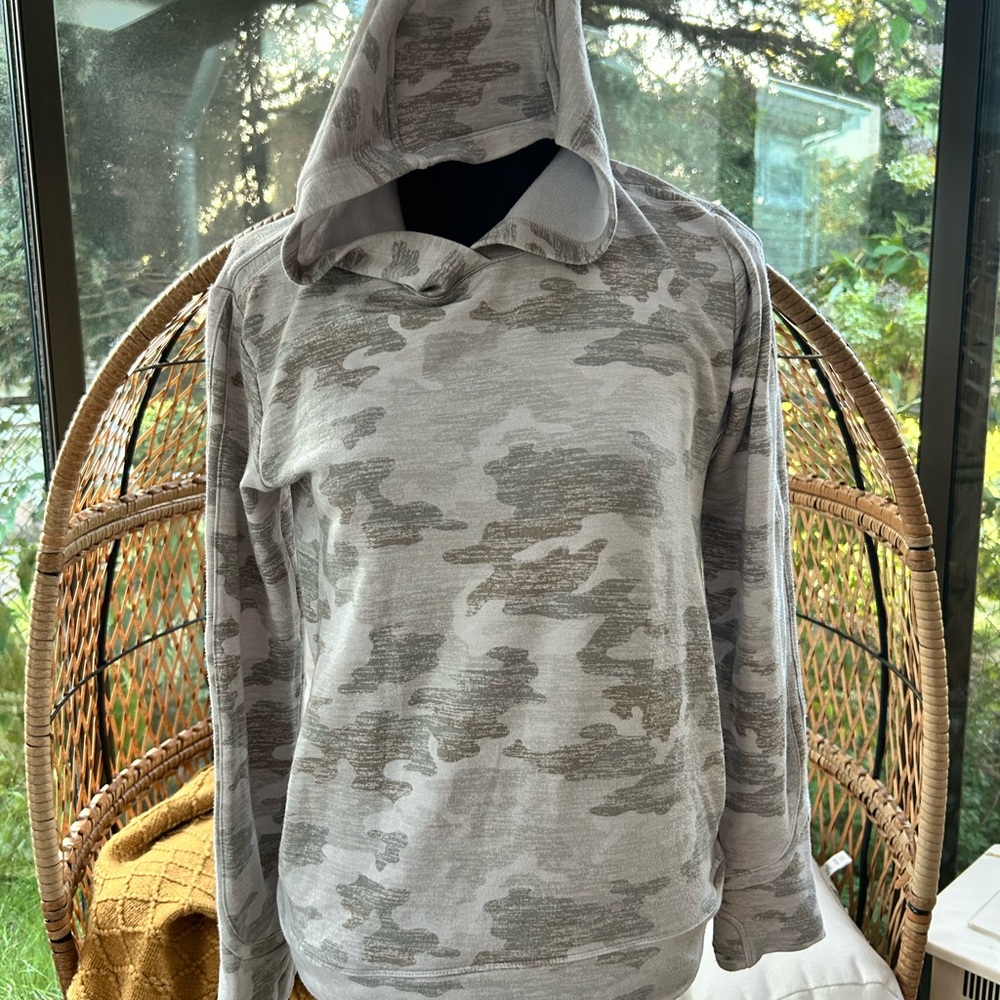 Athleta Girl hoodie sweatshirt in camo print XL